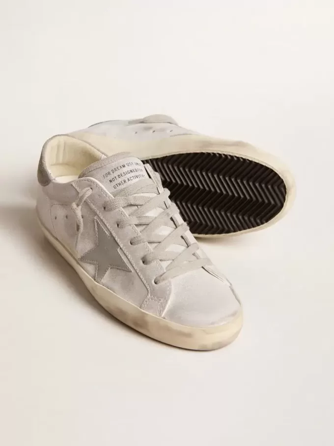 Zapatillas Super-Star en piel gris-blanca con efecto brillante y estrella de piel Zapatillas Super-Star en piel gris-blanca con efecto brillante y estrella de piel