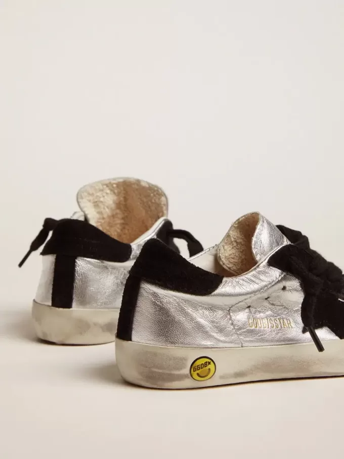 Zapatillas Super-Star en piel plateada con inserciones de ante Zapatillas Super-Star en piel plateada con inserciones de ante