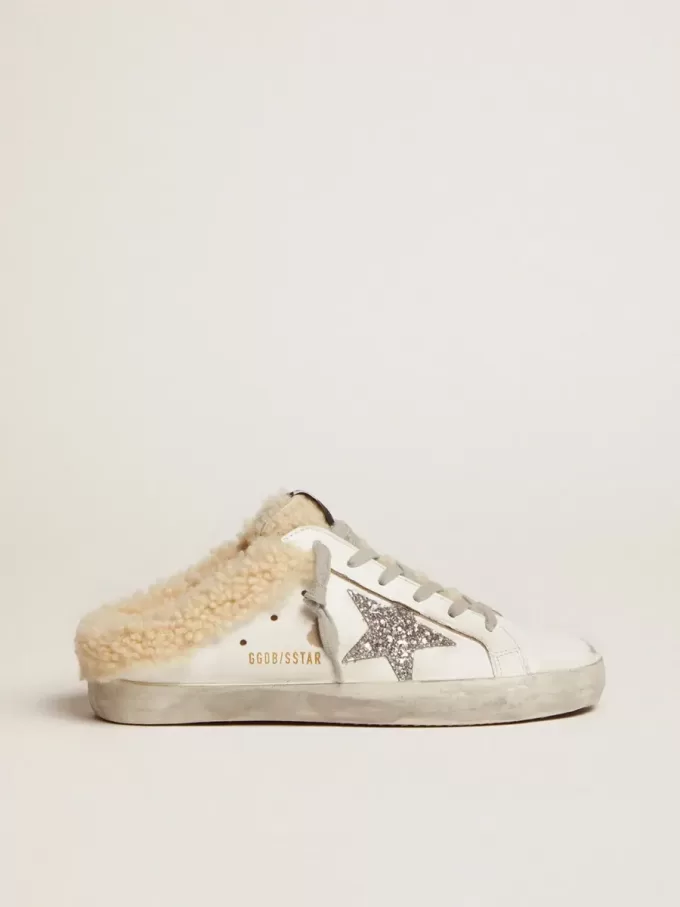 Zapatillas Super-Star Sabot para mujer en piel blanca y forro de borreguillo Zapatillas Super-Star Sabot para mujer en piel blanca y forro de borreguillo