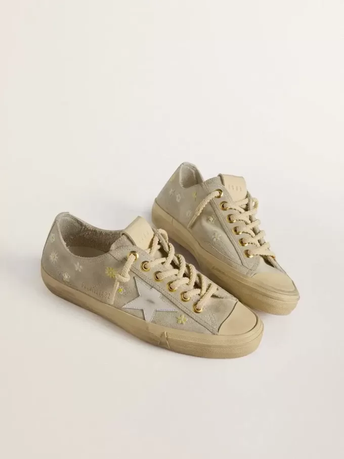Zapatillas V-Star para mujer en ante gris hielo con estrella de cuero blanco y bordado floral Zapatillas V-Star para mujer en ante gris hielo con estrella de cuero blanco y bordado floral