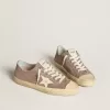 Zapatillas V-Star para mujer en ante metalizado marrón claro con estrella de cuero color crema Zapatillas V-Star para mujer en ante metalizado marrón claro con estrella de cuero color crema