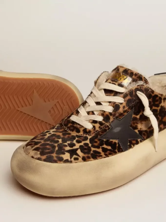 Zapatos Space-Star en piel de potro con estampado animal y forro de borreguillo