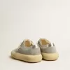 Zapatos Space-Star para hombre en ante gris hielo con estrella perforada Zapatos Space-Star para hombre en ante gris hielo con estrella perforada