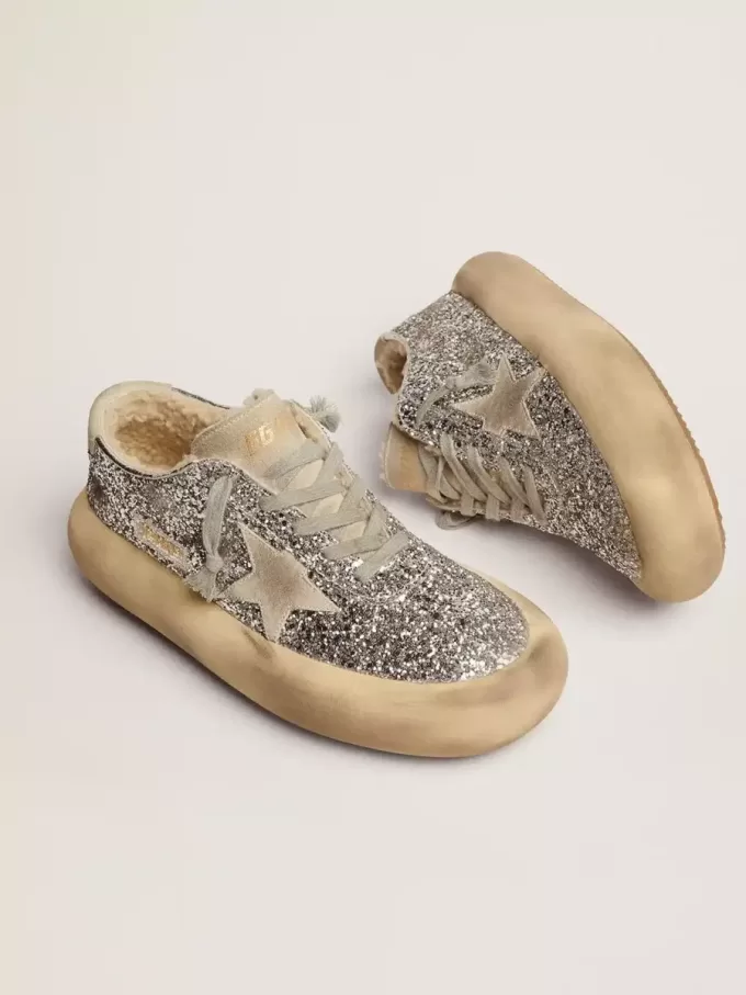 Zapatos Space-Star para mujer en plata brillante con forro de borreguillo Zapatos Space-Star para mujer en plata brillante con forro de borreguillo