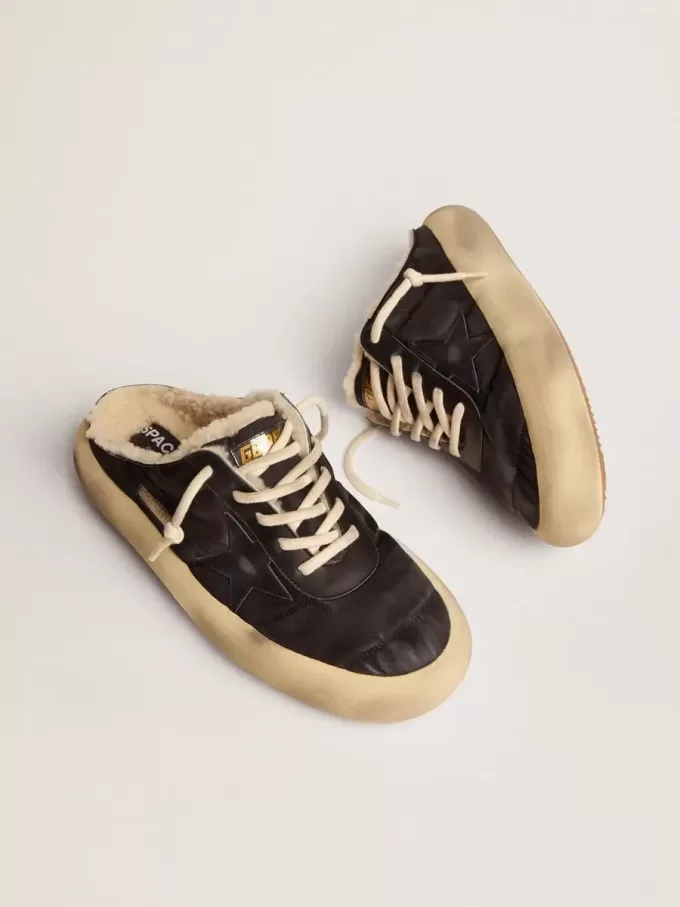 Zapatos Space-Star Sabot para hombre en nailon acolchado negro con forro de borreguillo Zapatos Space-Star Sabot para hombre en nailon acolchado negro con forro de borreguillo