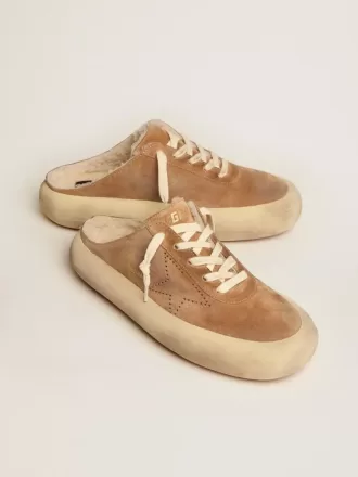 Zapatos Space-Star Sabot para mujer en ante color tabaco con forro de piel de oveja.