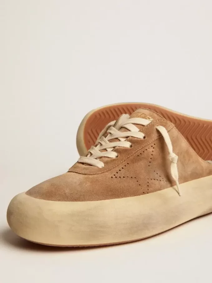 Zapatos Space-Star Sabot para mujer en ante color tabaco con forro de piel de oveja. Zapatos Space-Star Sabot para mujer en ante color tabaco con forro de piel de oveja.